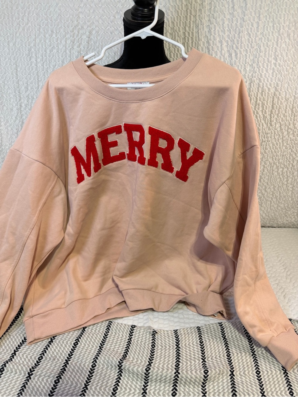 Pink 'Merry' Crewneck Sweatshirt with Red Applique